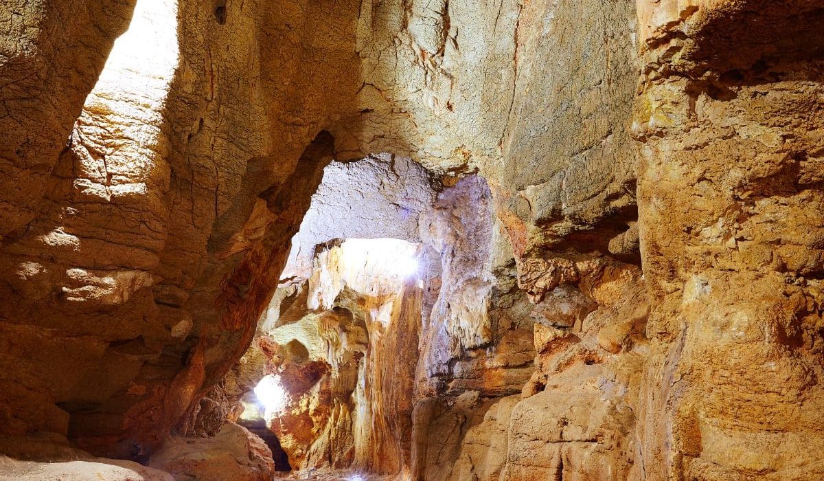 cueva de las calaveras en benidoleig