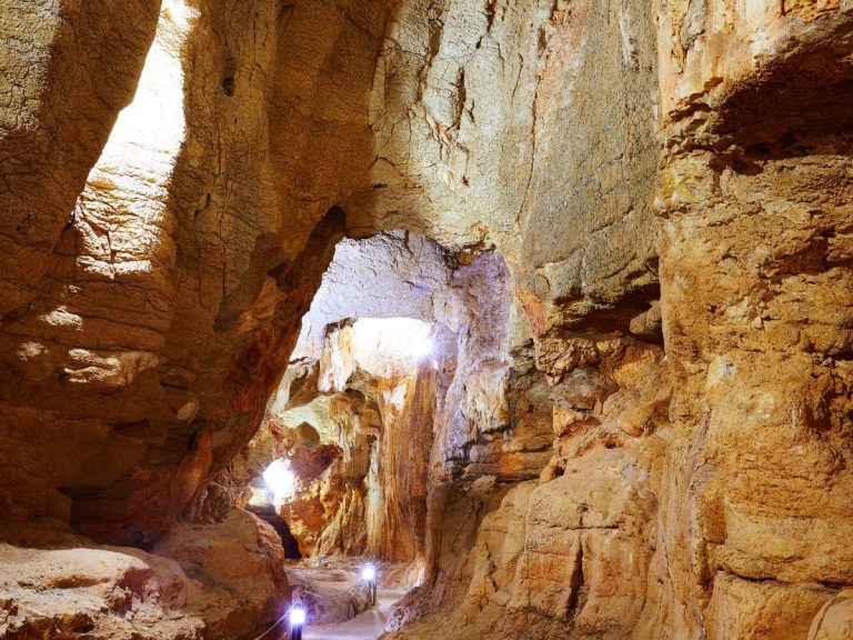 cueva de las calaveras en benidoleig