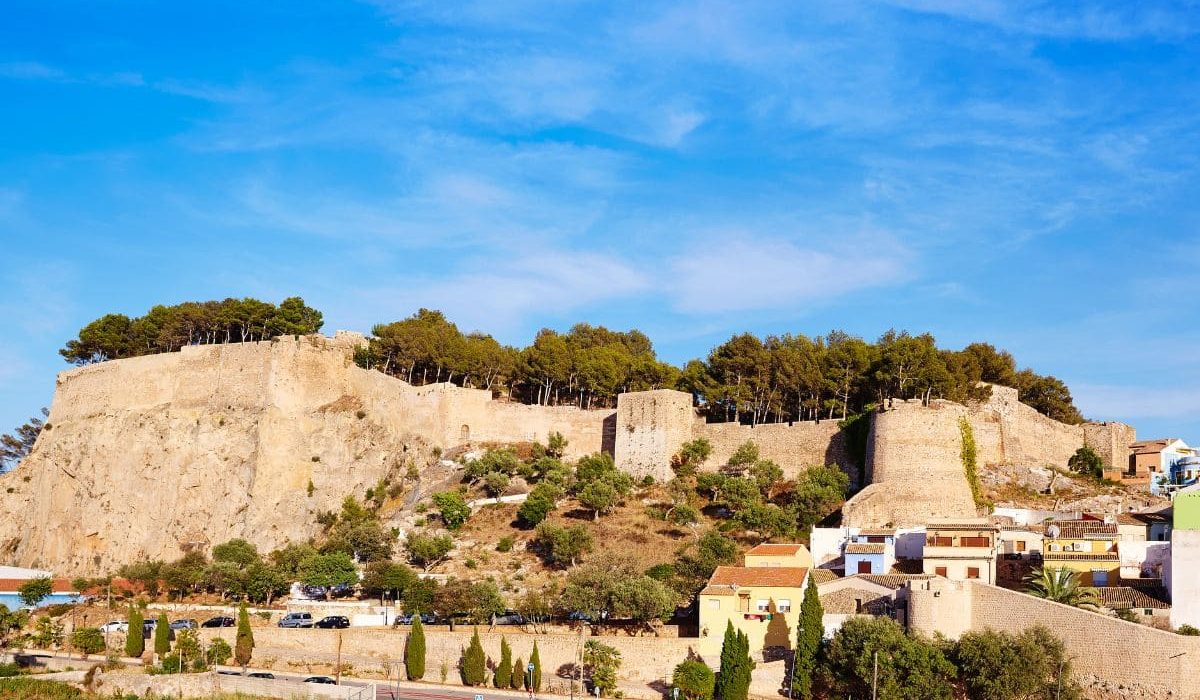 explorando el castilo de denia